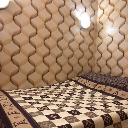 Comfortable Apartment near Metro Charkiv Esterno foto