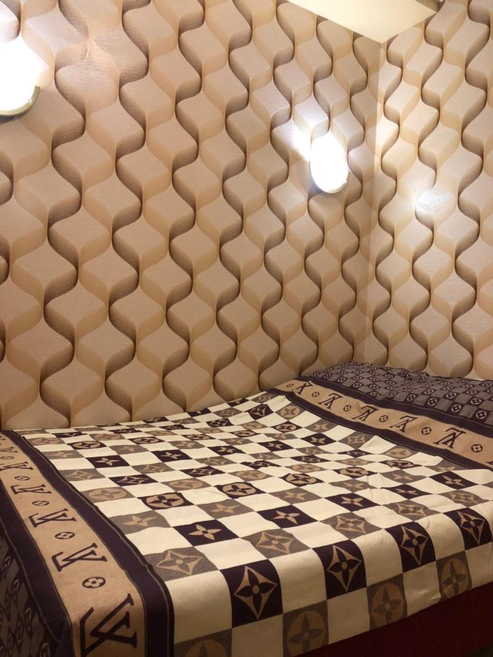 Comfortable Apartment near Metro Charkiv Esterno foto
