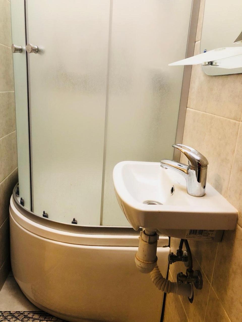 Comfortable Apartment near Metro Charkiv Esterno foto